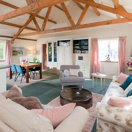 Spacious Swallow Cottage Tisbury Zewnętrze zdjęcie