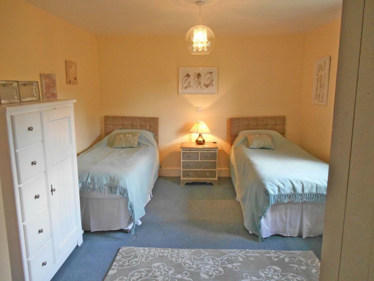 Spacious Swallow Cottage Tisbury Zewnętrze zdjęcie